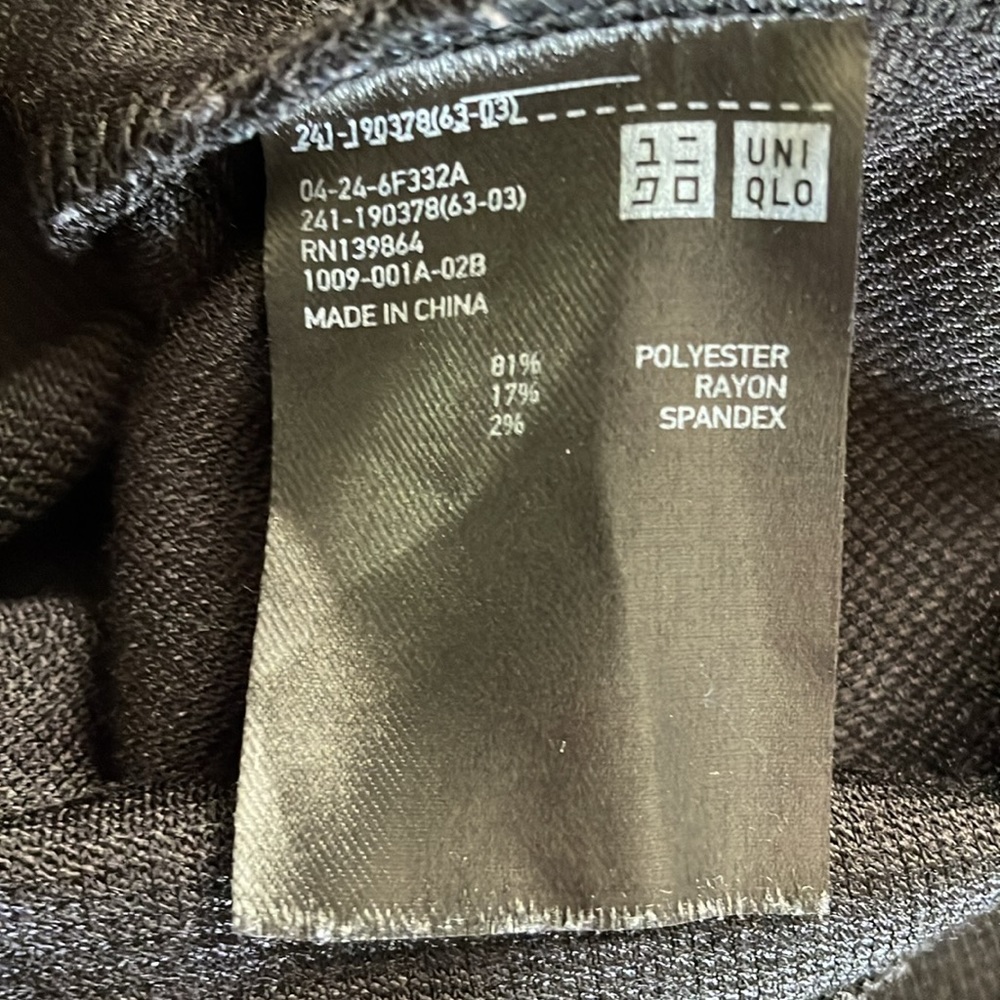 UNIGLO BLACKEST BLACK SWEATER size L - Picture 5 of 8